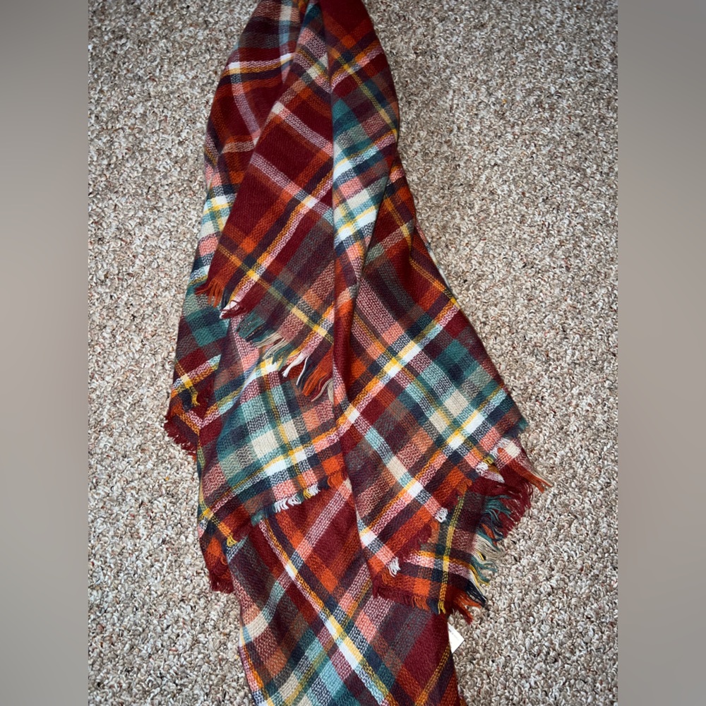 Maurice’s scarf